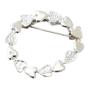 Gerrys Vintage Silver Tone Heart Circle Brooch‎ Pin Costume Jewelry Valentines